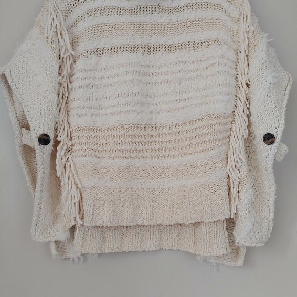 Anthropologie Marilyn Knit Poncho Sweater Fringe Size Medium / Large Cream - Picture 7 of 16